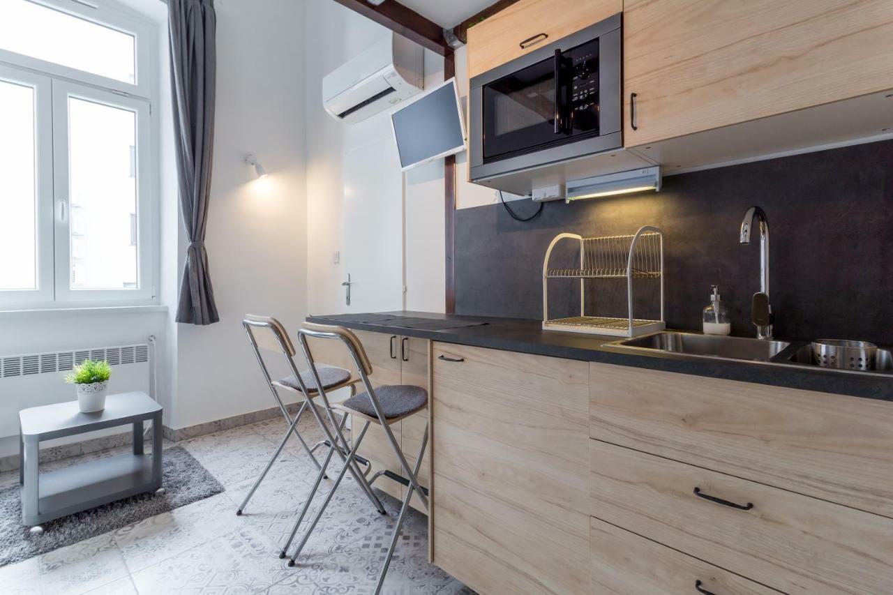 Flexible Selfcheckins 13 & 14 - Le Petit & Le Grand Zagreb - Centre - New - Apartments Repinc Exterior foto