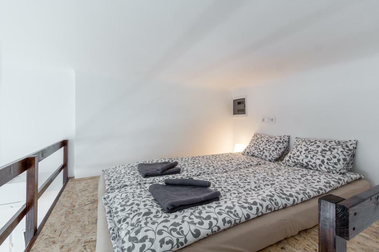 Flexible Selfcheckins 13 & 14 - Le Petit & Le Grand Zagreb - Centre - New - Apartments Repinc Exterior foto